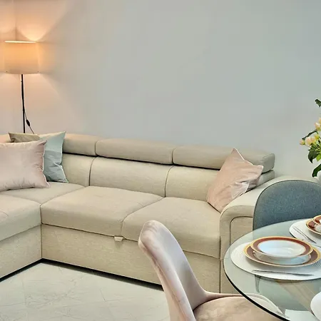 & Stylish For 4 Guests Apartment