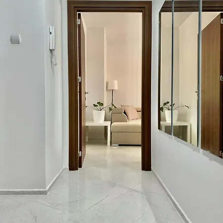 Apartment & Stylish For 4 Guests *